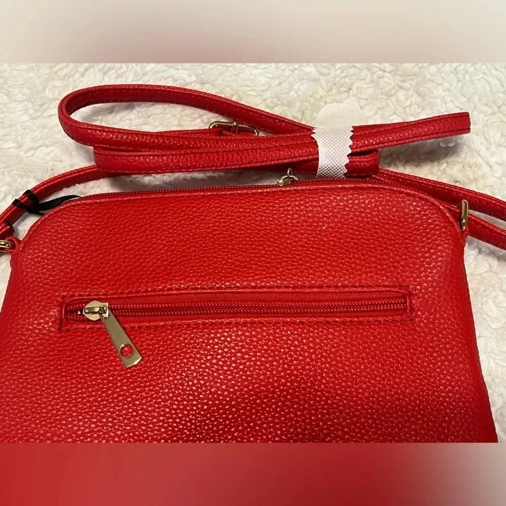 Deluxity Los Angeles Red Women Crossbody Messenger New with tags.